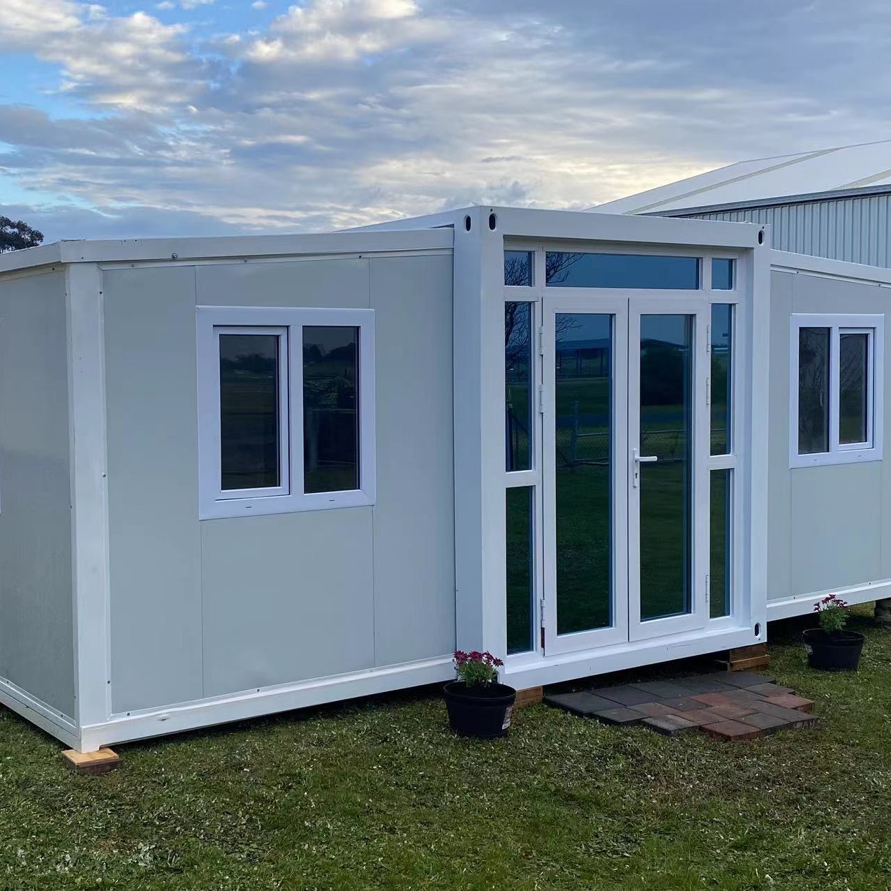 Affordable Expandable Container House (2).jpg
