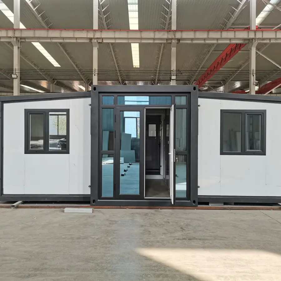 Family-Friendly Expandable Container House (1).jpg
