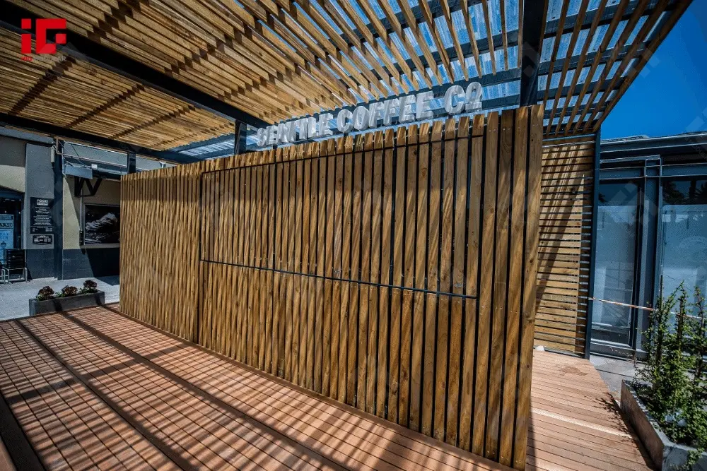 container Coffee Shop6.jpg