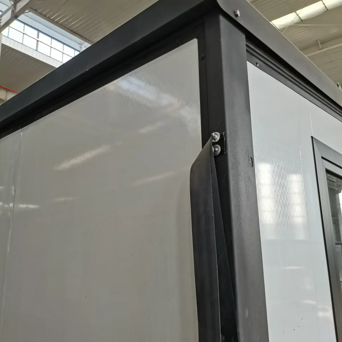 Family-Friendly Expandable Container House (9).jpg