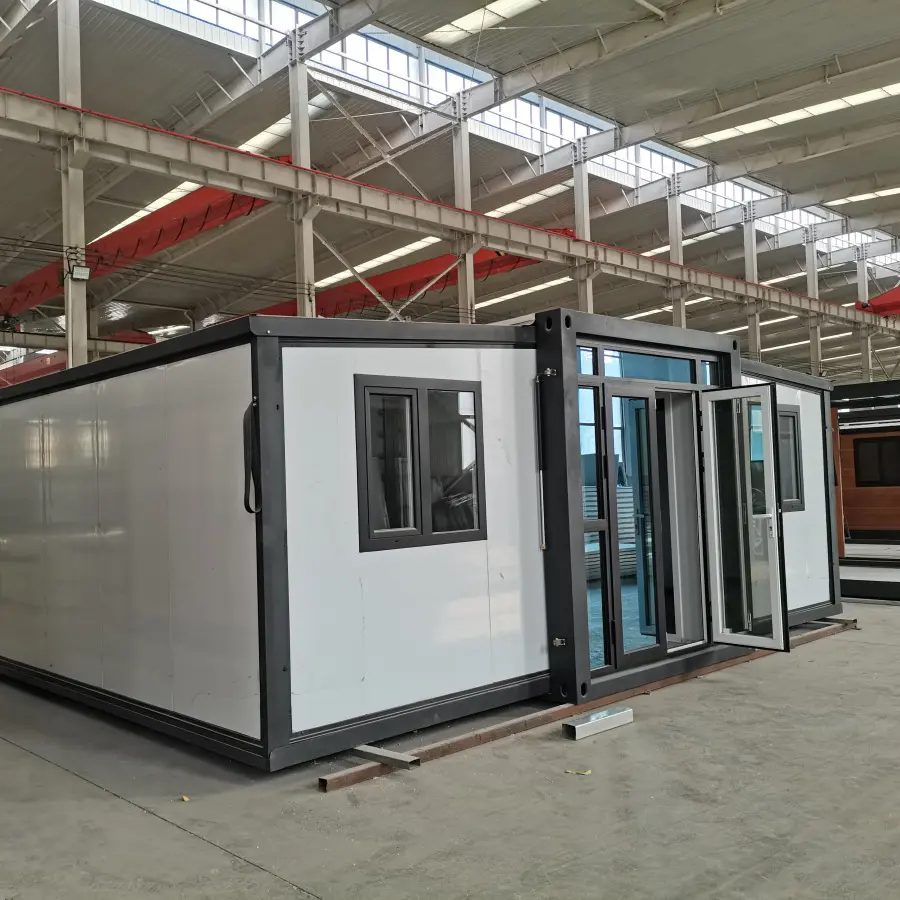 Family-Friendly Expandable Container House (5).jpg