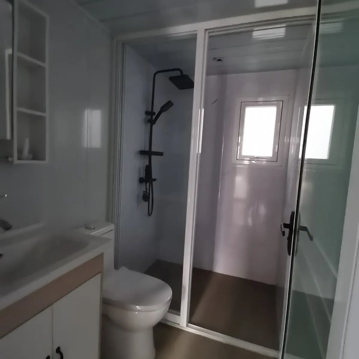 Family-Friendly Expandable Container House (16).jpg