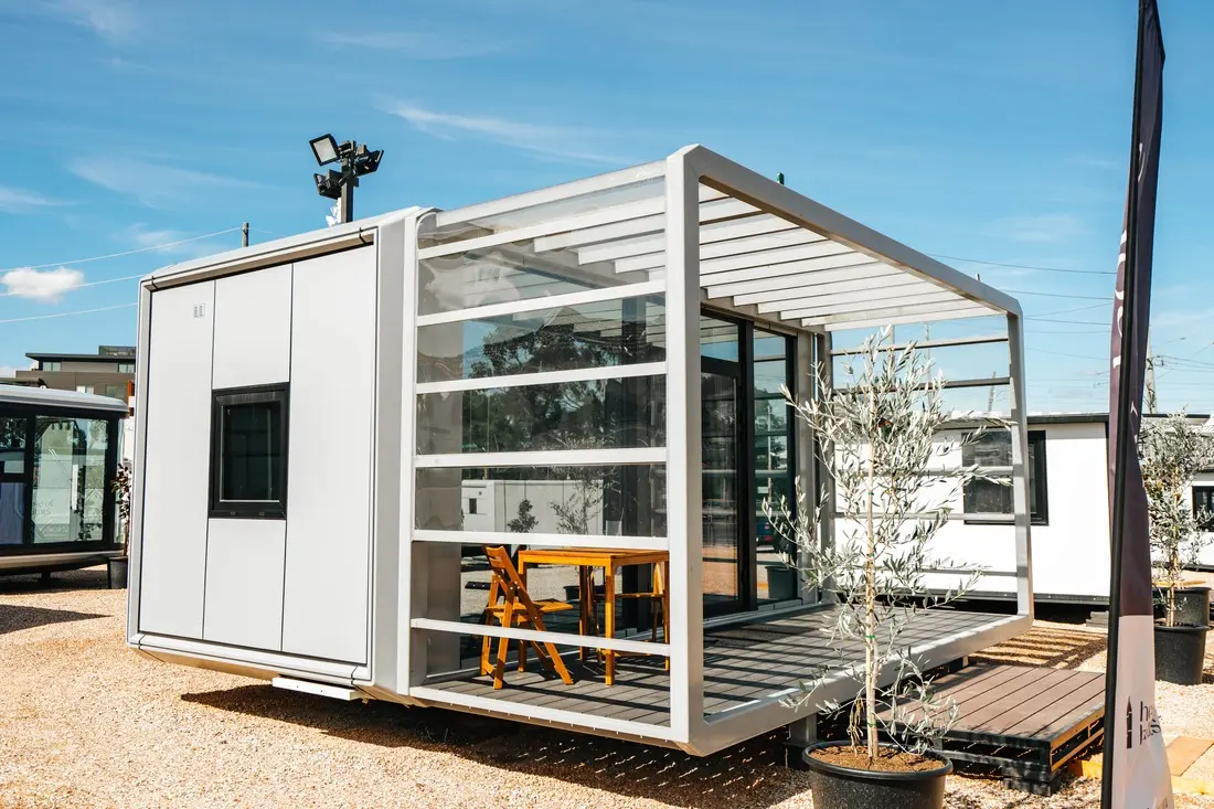 Apple Cabin2.jpg