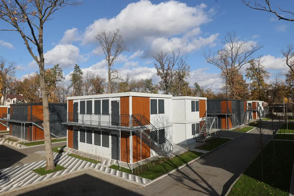 2storey house3.jpg