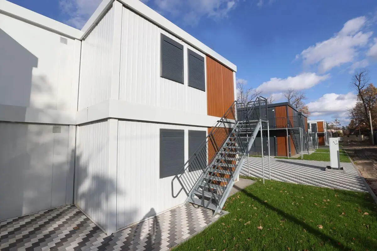 2storey house5.jpg